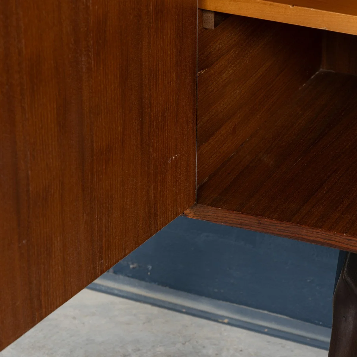 PUSHKINS.COM - B11468 - VINTAGE 20thC ITALIAN SIDEBOARD IN THE MANNER OF VITTORIO DASSI c.1960 - 14.jpg