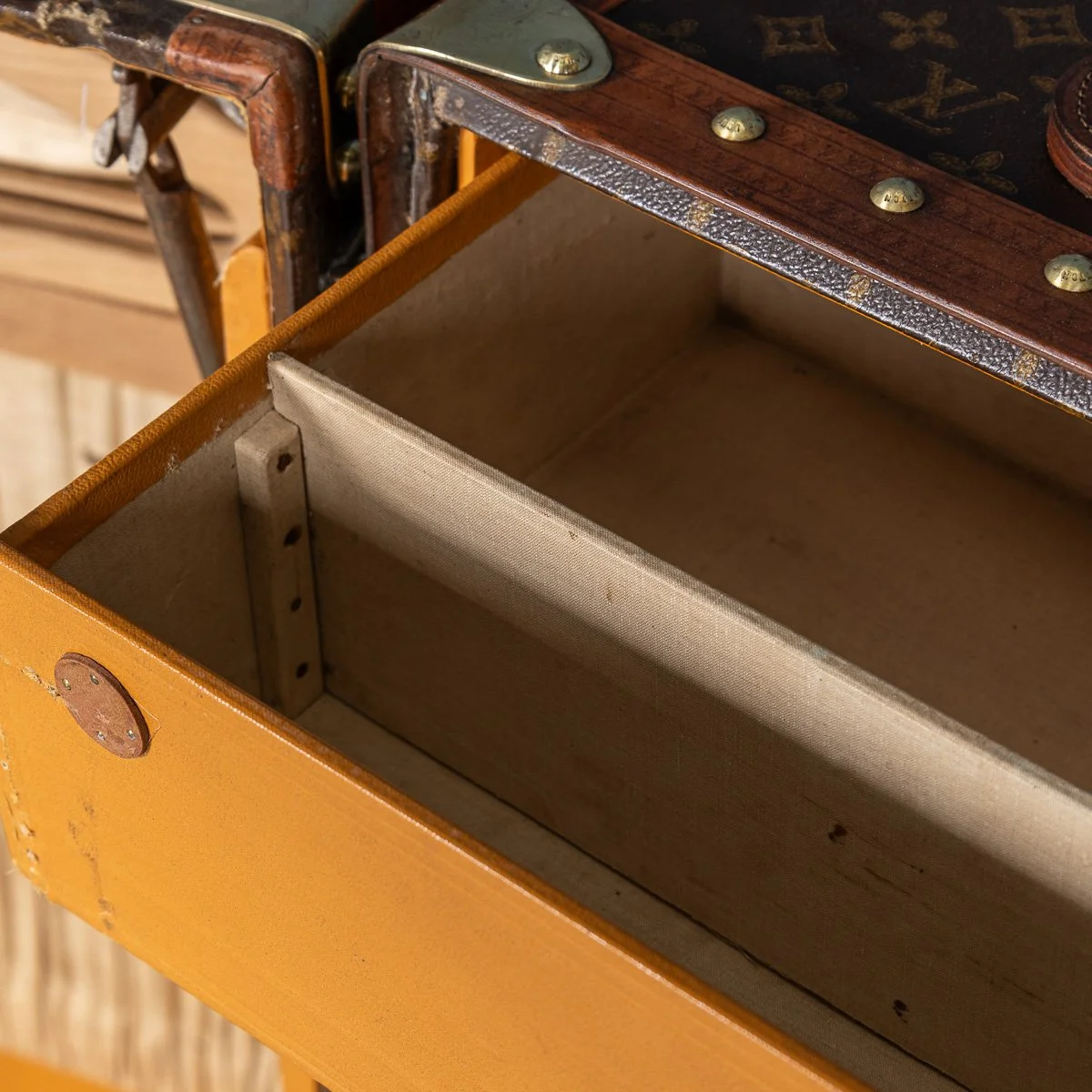PUSHKINS.COM - B11504d - ANTIQUE 20thC LOUIS VUITTON HAT TRUNK IN WOVEN CANVAS, FRANCE c.1890 - 30.jpg