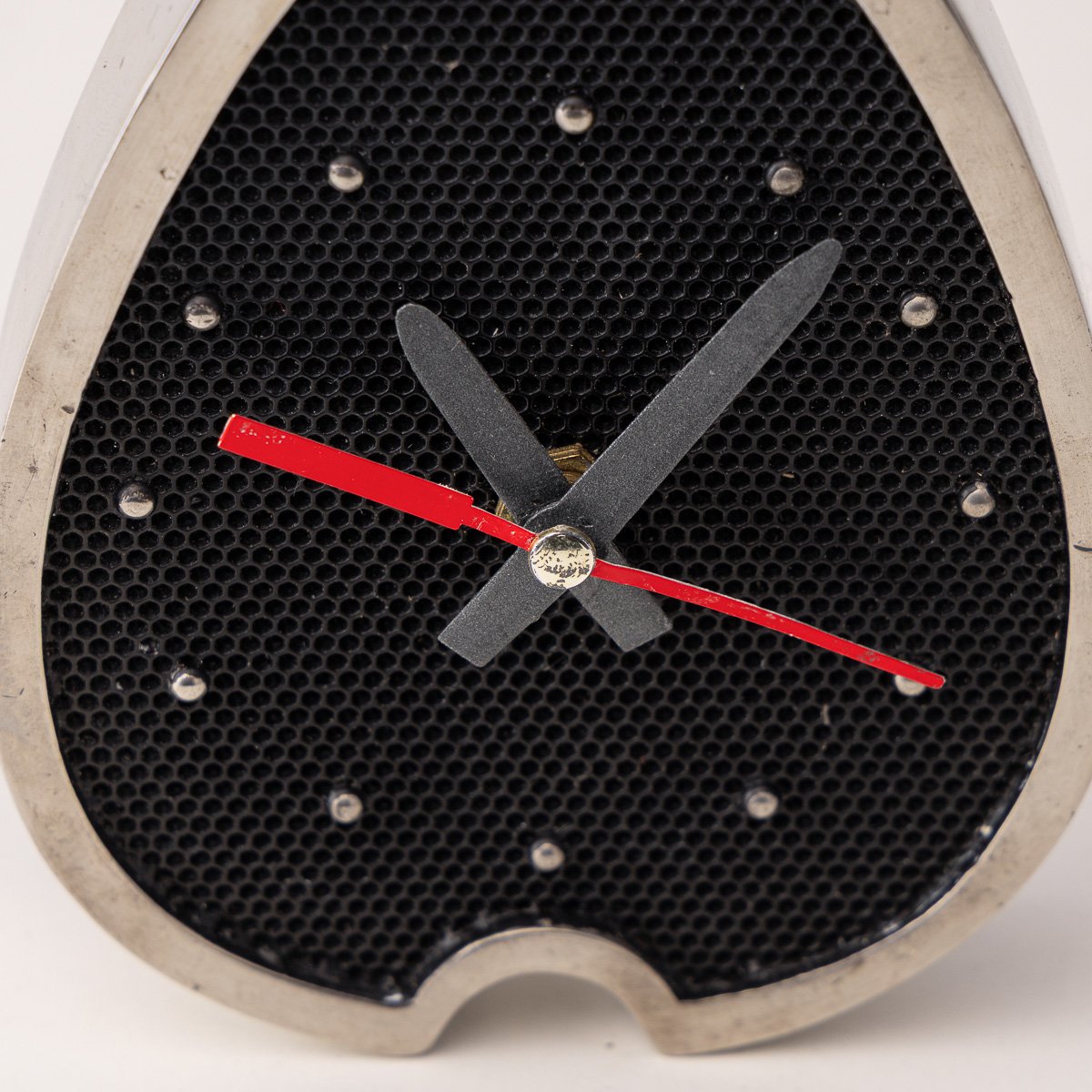 PUSHKINS.COM - D11805 - VINTAGE 20thC BUGATTI OWNERS CLUB RADIATOR CLOCK - 10.jpg