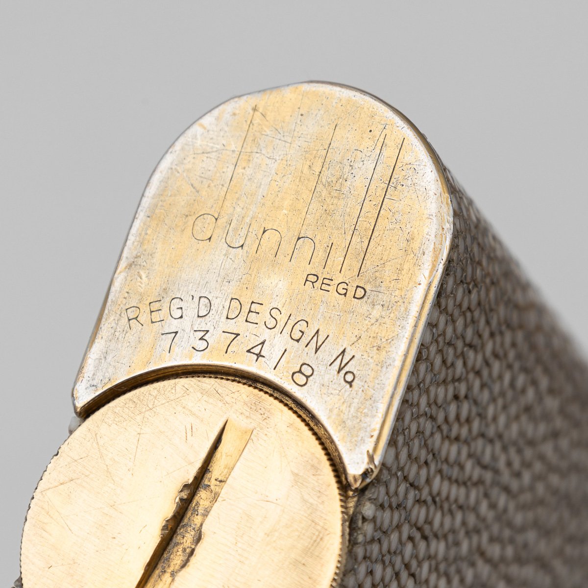 PUSHKINS.COM - D11365 - 20thC SHAGREEN & GOLD ENGINE TURNED PANELLED DUNHILL TABLE LIGHTER c.1950 - 19.jpg