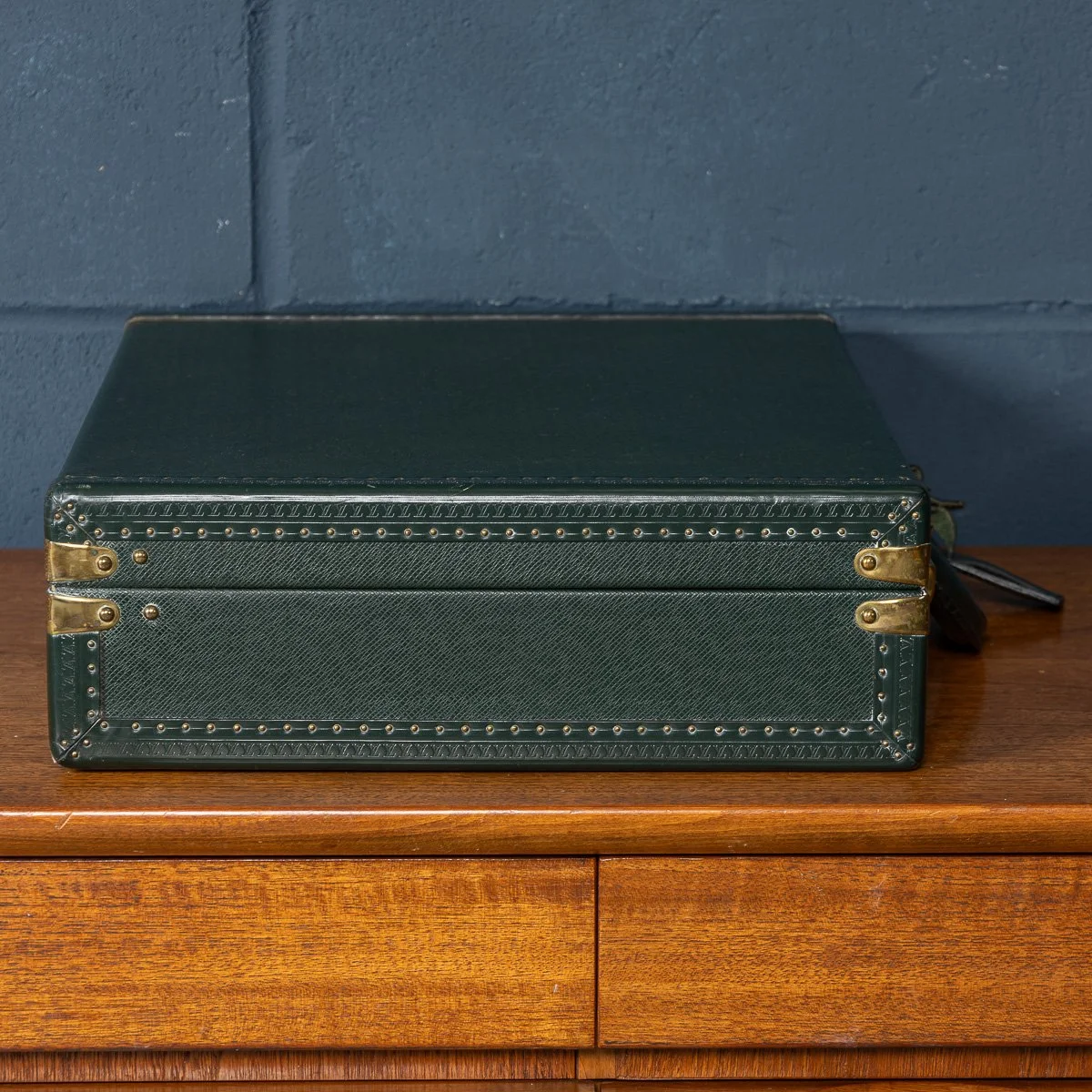 PUSHKINS.COM - B11505 - 20thC LOUIS VUITTON PRESIDENTIAL BRIEFCASE IN GREEN "TAIGA" LEATHER, FRANCE - 07.jpg