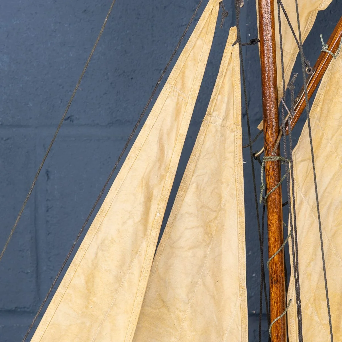 PUSHKINS.COM - B12033 - VINTAGE 20thC ENGLISH CARVED HULL POND YACHT c.1930 - 08.jpg