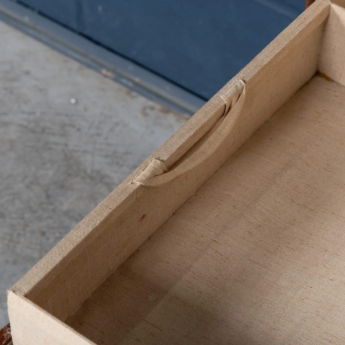 PUSHKINS.COM - B12018d - ANTIQUE 20thC FRENCH HAT TRUNK IN CHEVRON CANVAS BY GOYARD, PARIS c.1900 - 14.jpg