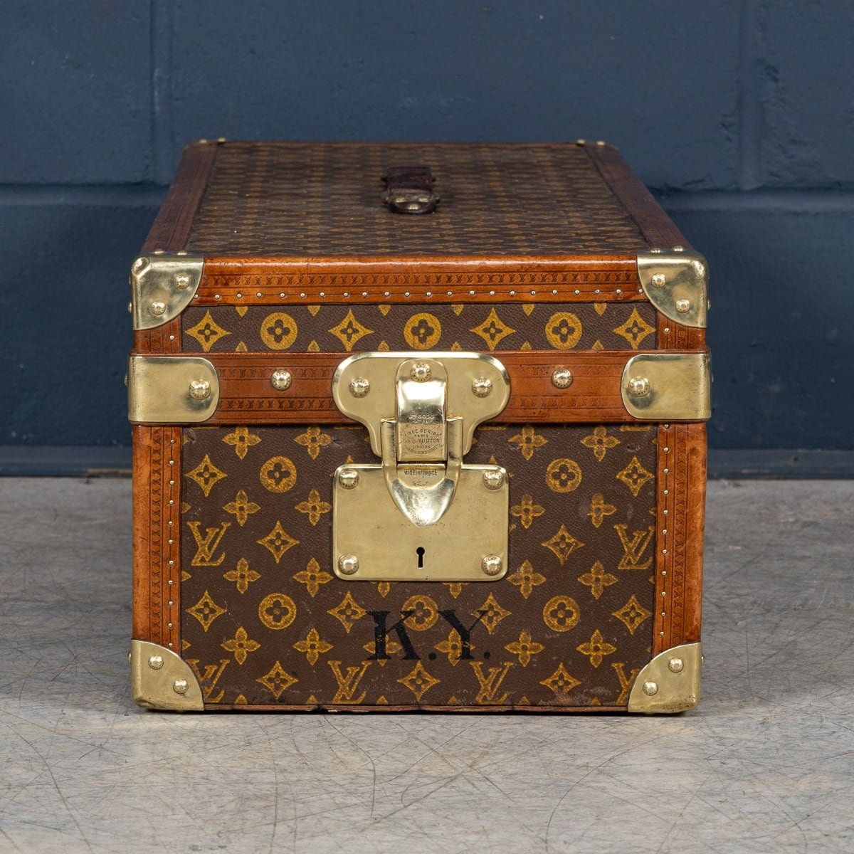 PUSHKINS.COM - B11237wd - 20thC LOUIS VUITTON ENCYCLOPEDIA BRITANNICA TRUNK IN MONOGRAM CANVAS c.1911 - 04.jpg