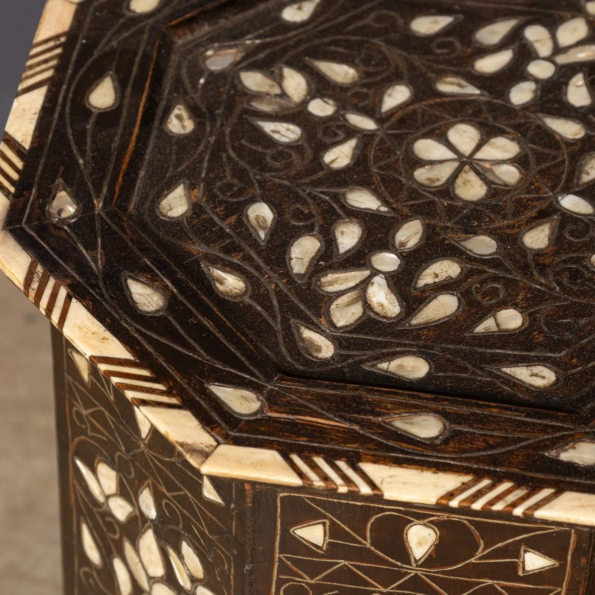 PUSHKINS.COM - Z12412 - ANTIQUE 20thC DARK WOOD & MOTHER OF PEARL MOORISH TABLE c.1920 - 13.jpg