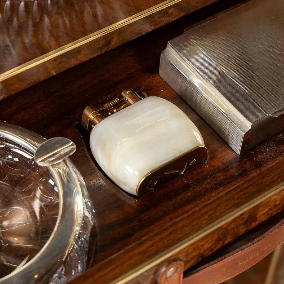 PUSHKINS.COM - D11876 - ANTIQUE 20thC LOUIS VUITTON TRUNK IN MONOGRAM CANVAS WITH BUILT IN BAR & HUMIDOR - 30.jpg