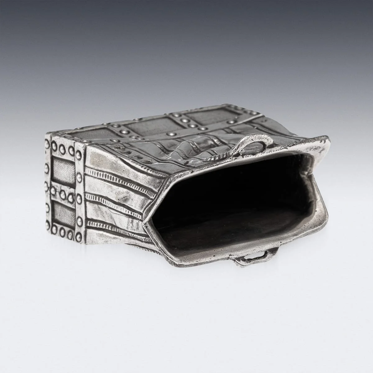 PUSHKINS.COM - J11896 - 20thC ENGLISH SOLID SILVER 'DOCTORS CASE' MATCH STRIKER VESTA, BIRMINGHAM c.1930 - 08.jpg