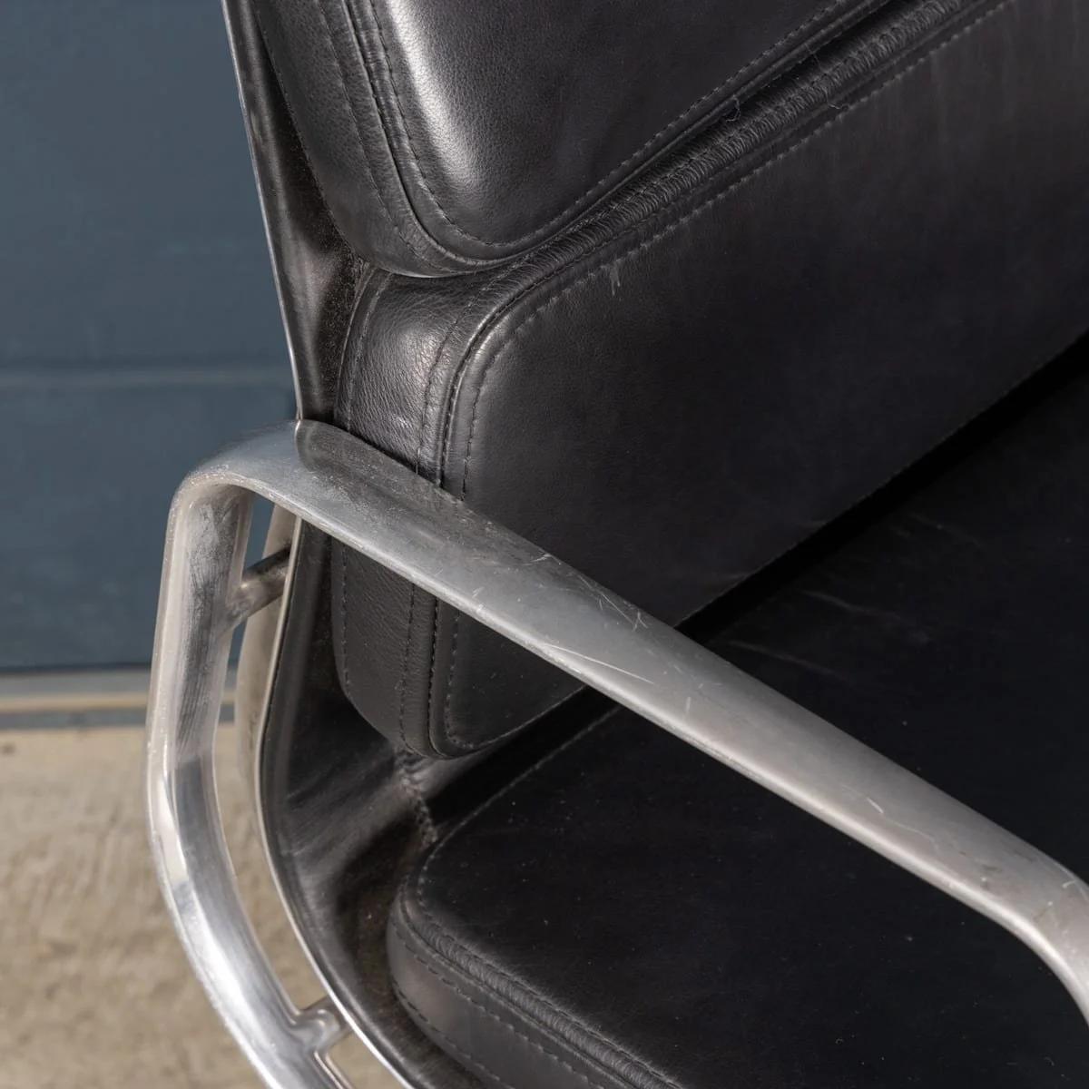 PUSHKINS.COM - B12279d - VINTAGE 20thC EA217 CHAIR IN BLACK LEATHER BY CHARLES & RAY EAMES FOR ICF - 11.jpg