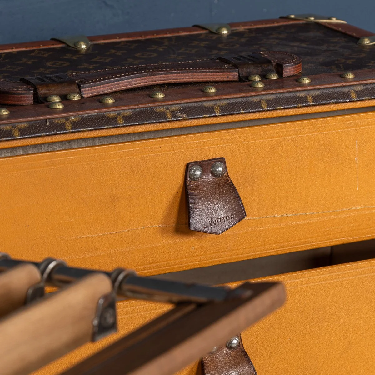 PUSHKINS.COM - B11504d - ANTIQUE 20thC LOUIS VUITTON HAT TRUNK IN WOVEN CANVAS, FRANCE c.1890 - 23.jpg