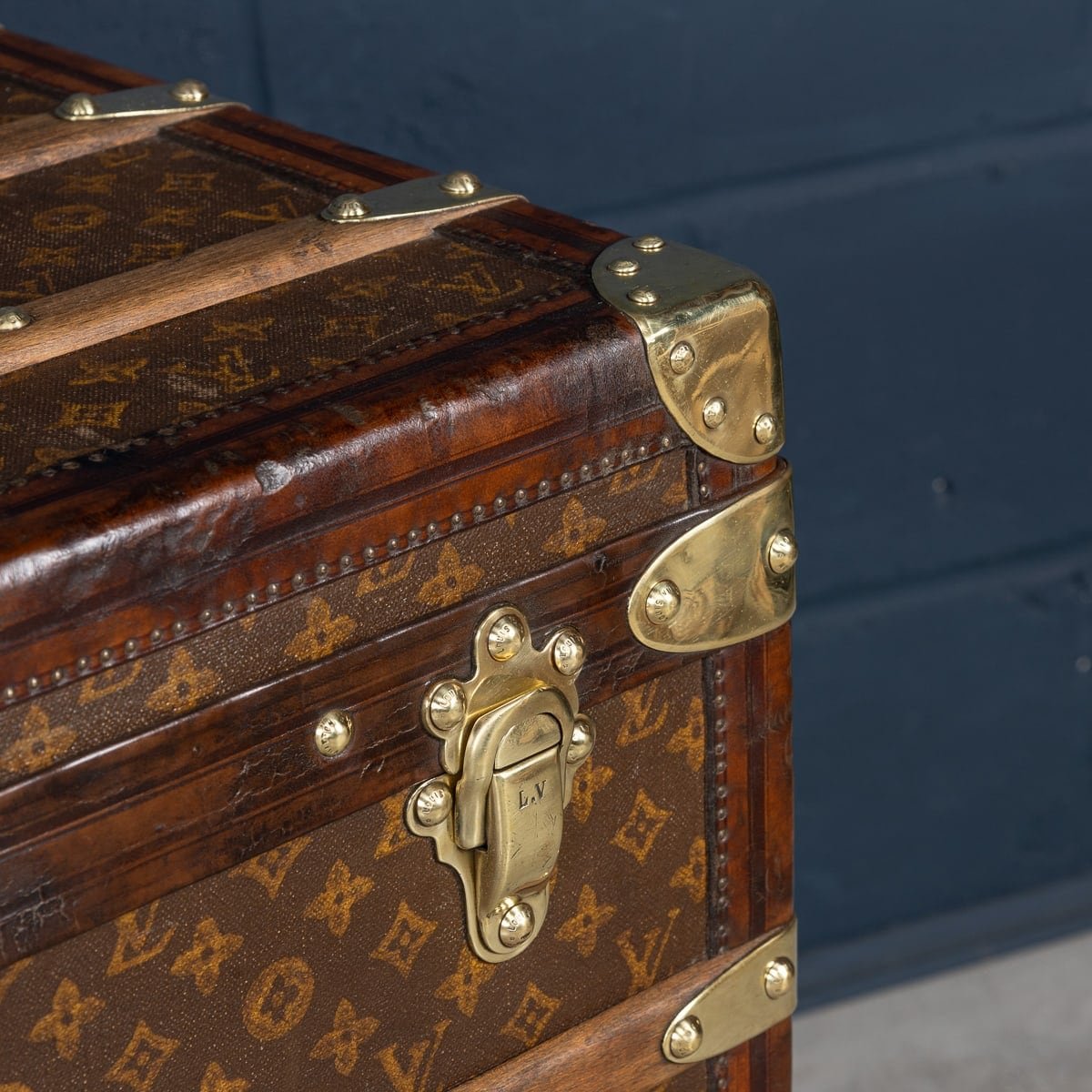 PUSHKINS.COM - B11232h - ANTIQUE 20thC LOUIS VUITTON MALLE HAUTE TRUNK IN MONOGRAM CANVAS, FRANCE c.1910 - 29.jpg