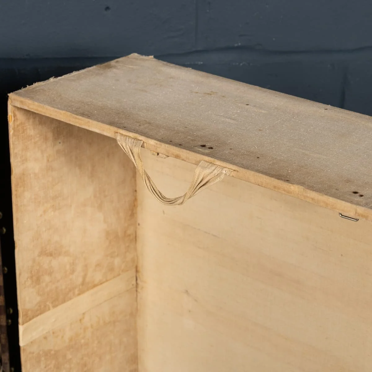 PUSHKINS.COM - B12350w - ANTIQUE 20thC LOUIS VUITTON TRUNK IN DAMIER CANVAS, FRANCE c.1900 - 16.jpg