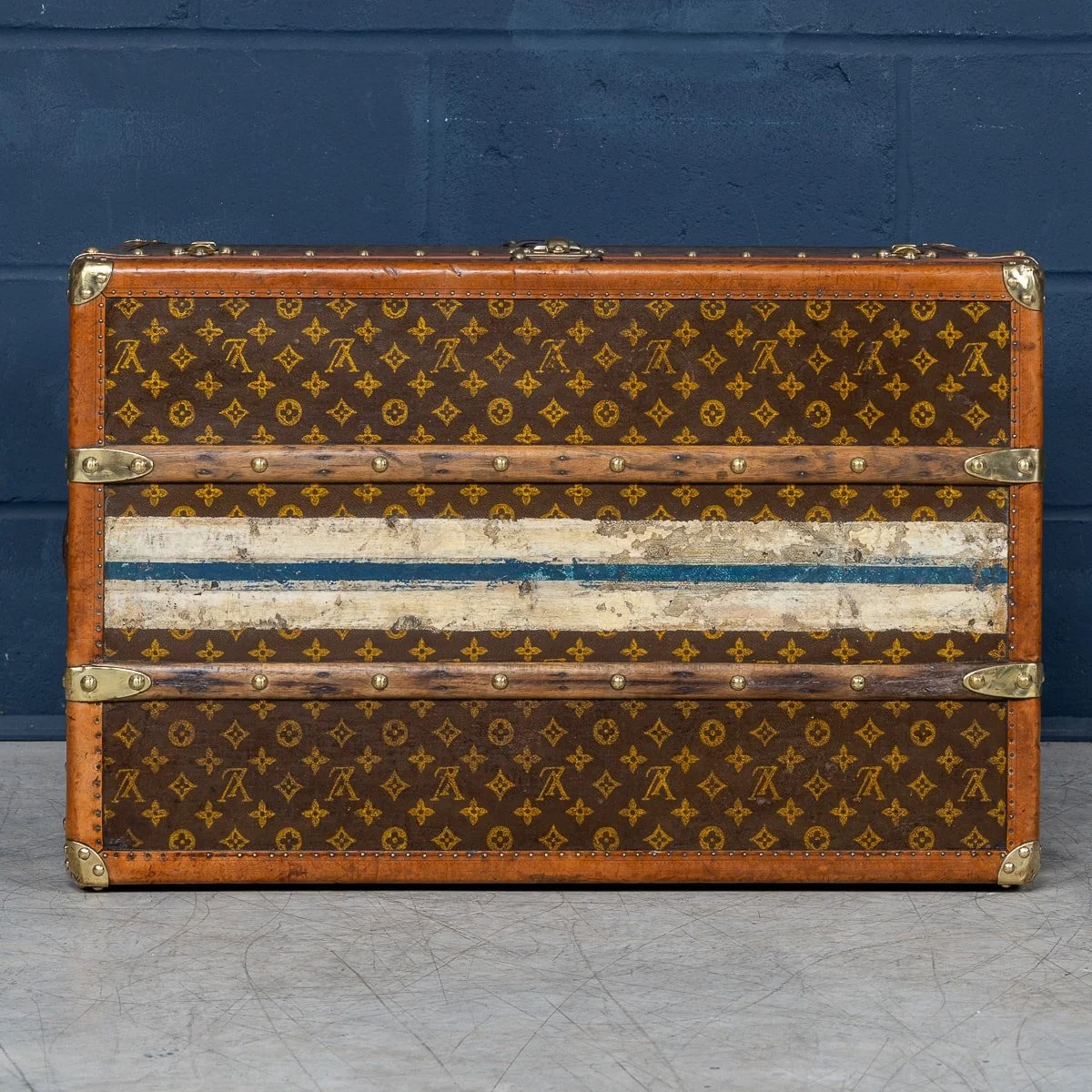 PUSHKIN'S - ANTIQUE 20thC LOUIS VUITTON HAT TRUNK IN MONOGRAM CANVAS, PARIS c.1920 - 9.jpg