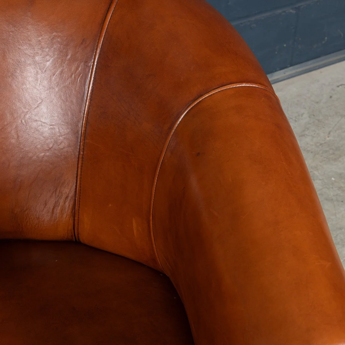 PUSHKINS.COM - B11464 - A PAIR OF 20thC DUTCH SHEEPSKIN LEATHER CLUB CHAIRS - 21.jpg