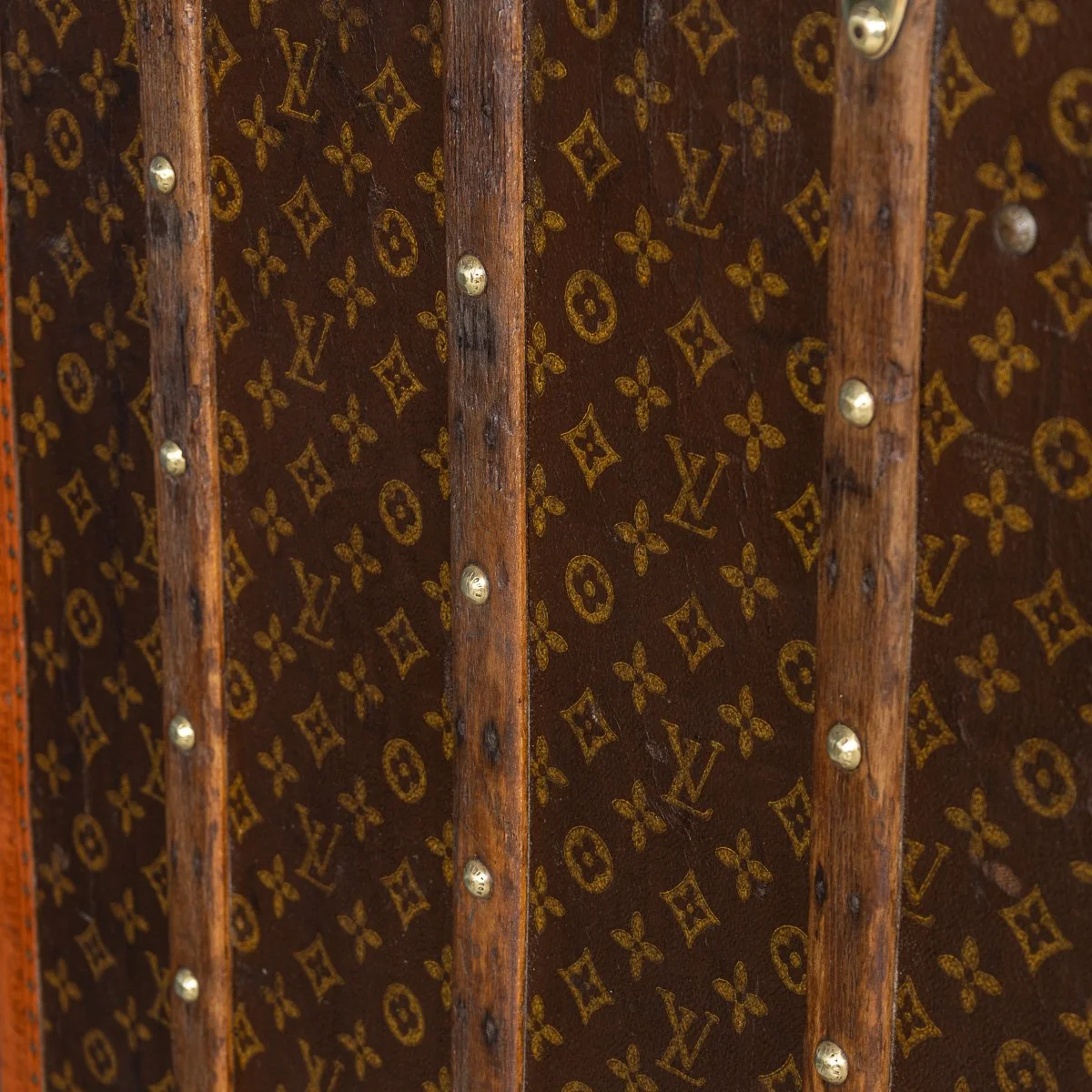 PUSHKINS.COM - B11504d - ANTIQUE 20thC LOUIS VUITTON HAT TRUNK IN WOVEN CANVAS, FRANCE c.1890 - 44.jpg