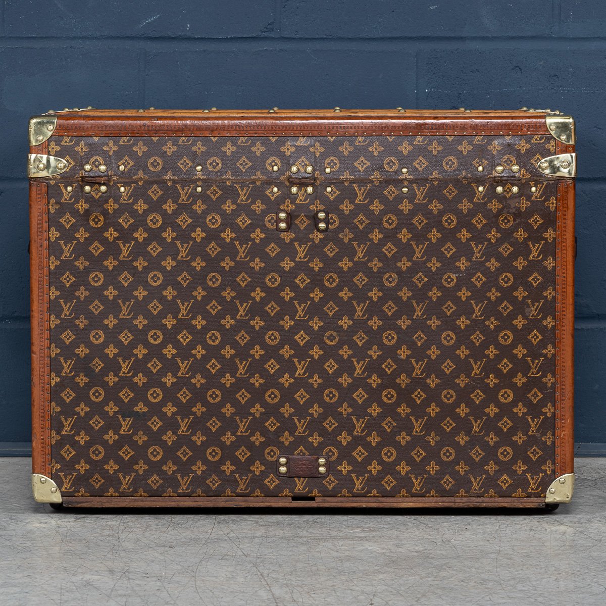 PUSHKINS.COM - B11308w - ANTIQUE 20thC LOUIS VUITTON HAT TRUNK IN MONOGRAM CANVAS, FRANCE c.1920 - 06.jpg