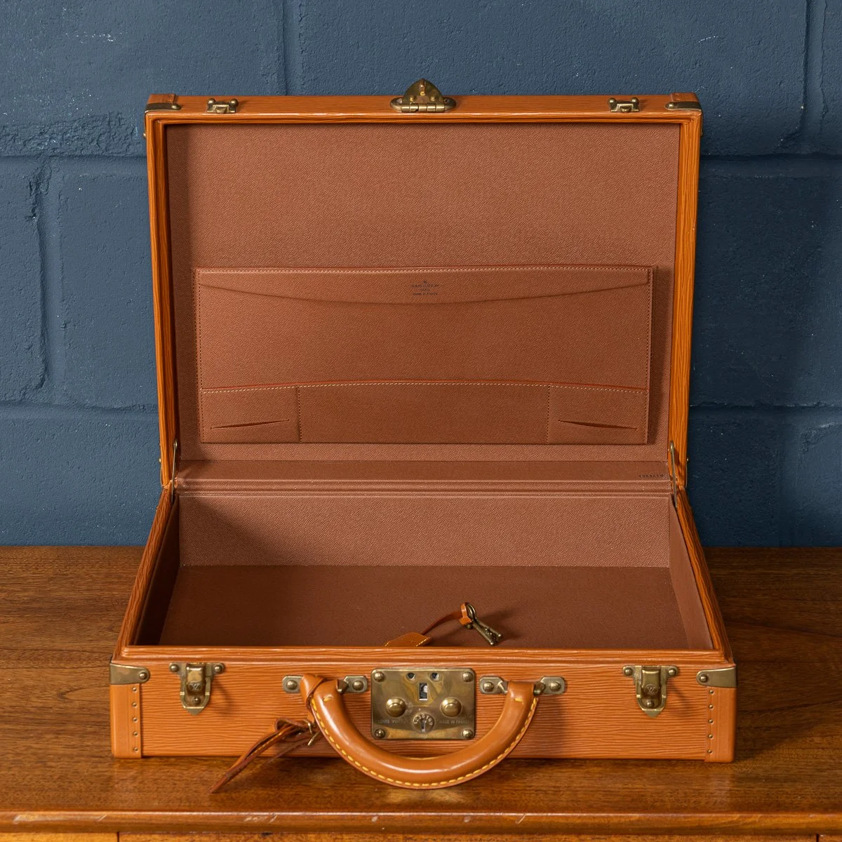 PUSHKINS.COM - B11502 - 20thC LOUIS VUITTON PRESIDENTIAL BRIEFCASE IN ORANGE EPI LEATHER, MADE IN FRANCE - 11.jpg