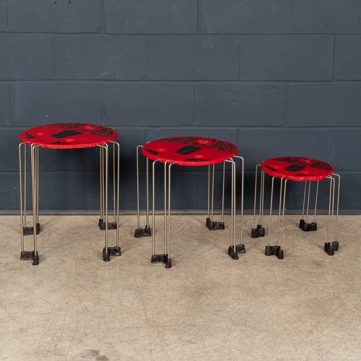 PUSHKINS.COM - B11861 - ITALIAN SET OF 3 'FISH DESIGN' TABLES FROM THE TRIPLE PLAY SERIES, GAETANO PESCE - 04.jpg