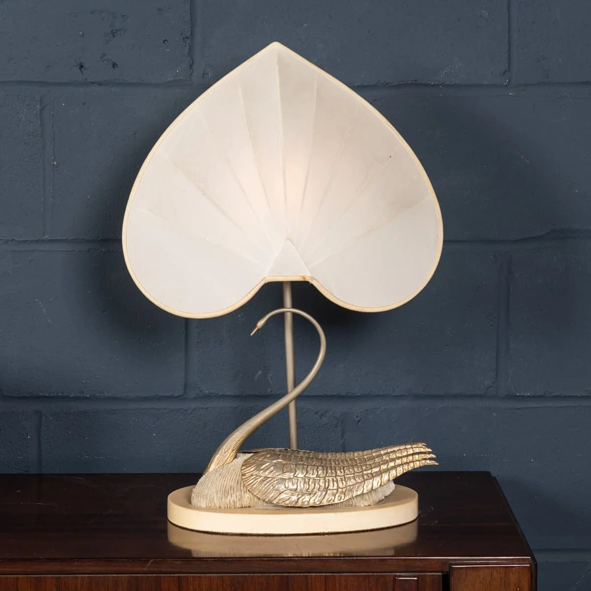 PUSHKINS.COM - B12355 - VINTAGE 20thC ITALIAN SCULPTURED CORAL & METAL SWAN TABLE LAMP c.1970 - 03.jpg