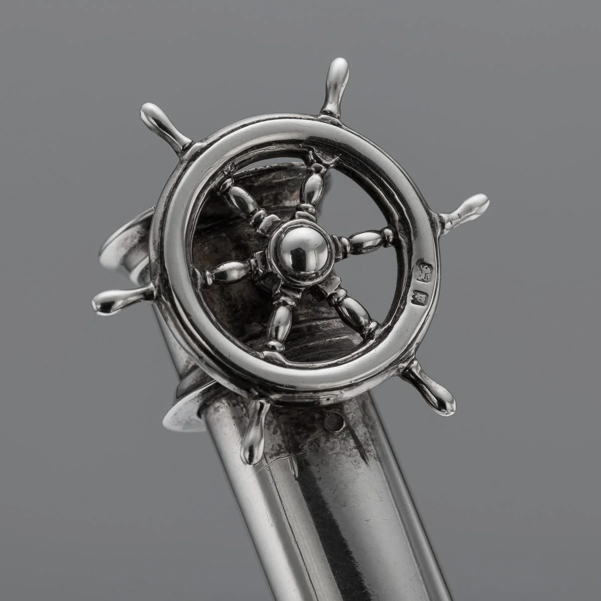 PUSHKINS.COM - J12208 - VINTAGE 20thC ENGLISH SOLID SILVER 'CAPTAINS WHEEL' CIGAR CUTTER c.1929 - 10.jpg
