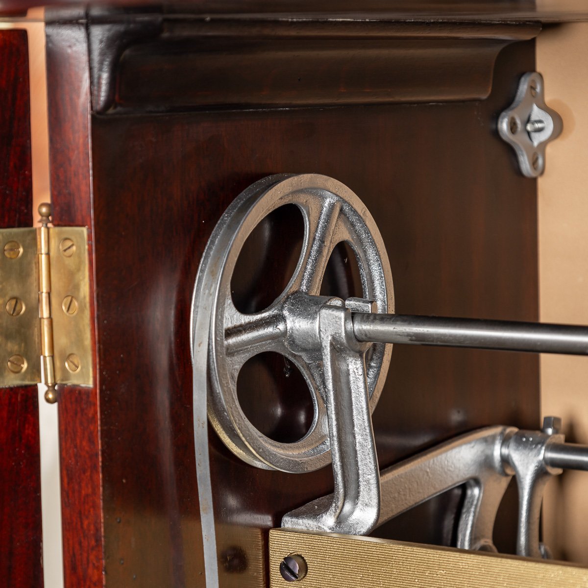 PUSHKINS.COM - NS11405 - ANTIQUE 20thC AMERICAN %22THE REGINA CO%22 12 DISC AUTOMATIC MUSIC PLAYING CABINET BOX c.1900 - 20.jpg