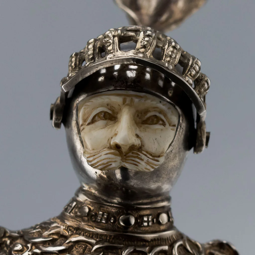 PUSHKIN ANTIQUES ANTIQUE 20thC GERMAN SOLID SILVER PAIR OF LARGE KNIGHT FIGURES, HANAU c.1920-09.jpg