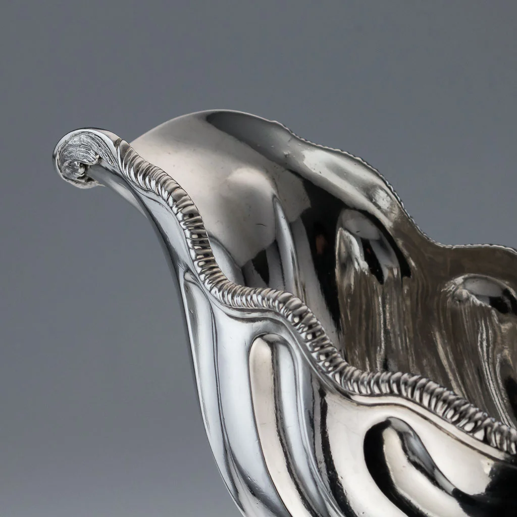 ANTIQUE 18THC GEORGIAN PAIR OF SOLID SILVER SAUCE BOATS, ROBERT ALBIN COX C.1752_08.jpg