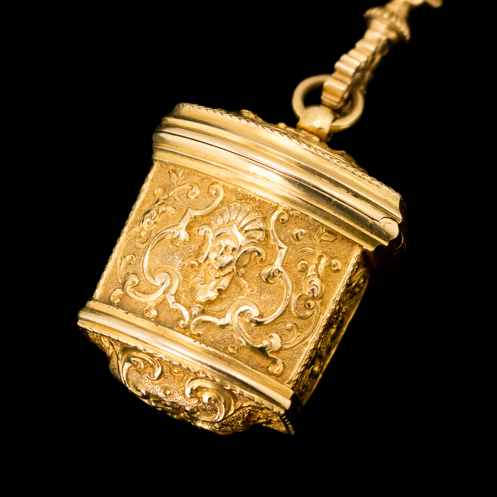 PUSHKIN ANTIQUES LONDON - ANTIQUE 19thC GEORGIAN 18K GOLD CHATELAINE ETUI, CHRISTOPHER NICHOLLE c.1750 - 11.jpg