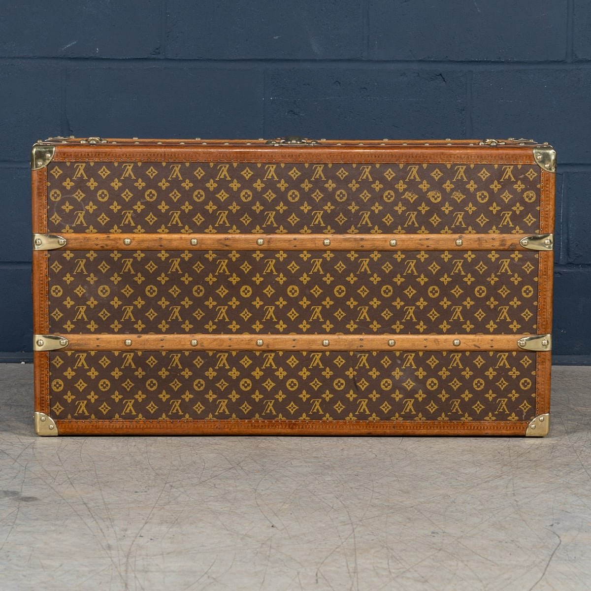 PUSHKINS.COM - B11233d - 20thC LOUIS VUITTON CABIN TRUNK IN MONOGRAM CANVAS, FRANCE c.1930 - 09.jpg