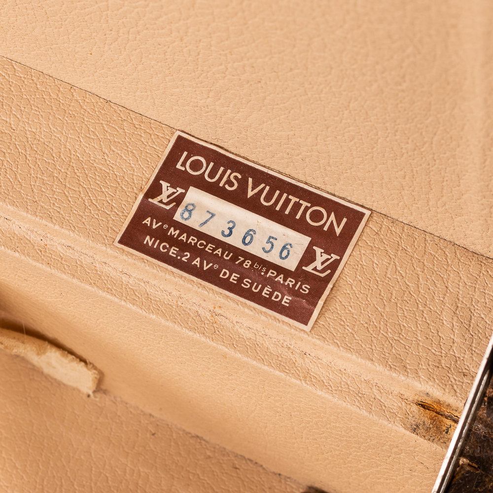 LOUIS VUITTON CLASSIC - A lot of plastic signs from the …