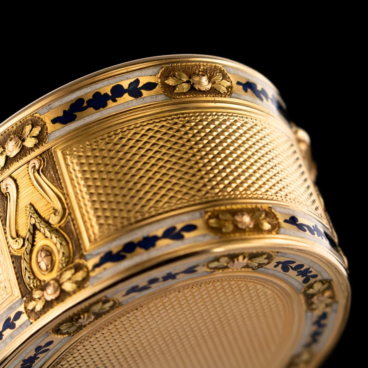 pushkin antiques - ANTIQUE 18thC FRENCH 18k GOLD & HAND PAINTED ENAMEL SNUFF BOX c.1780 - 9.jpg