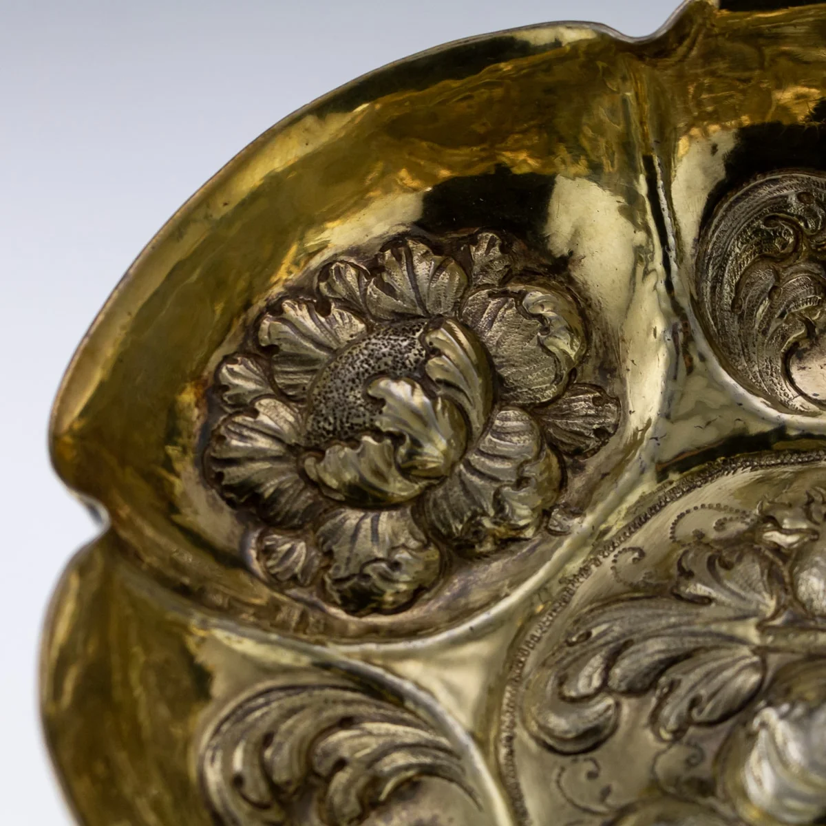 pushkin antiques - ANTIQUE 17thC HUNGARIAN SILVER-GILTSWEETMEAT DISH, JOHANNES RAMSLER c.1690 - 4.jpg