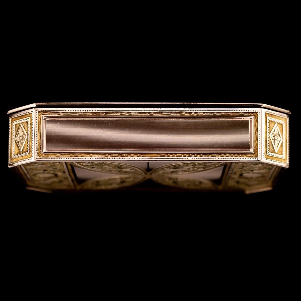 pushkin antiques - ANTIQUE 19thC AUSTRIAN 18k TWO-COLOUR GOLD SNUFF BOX c.1820 - 4.jpg