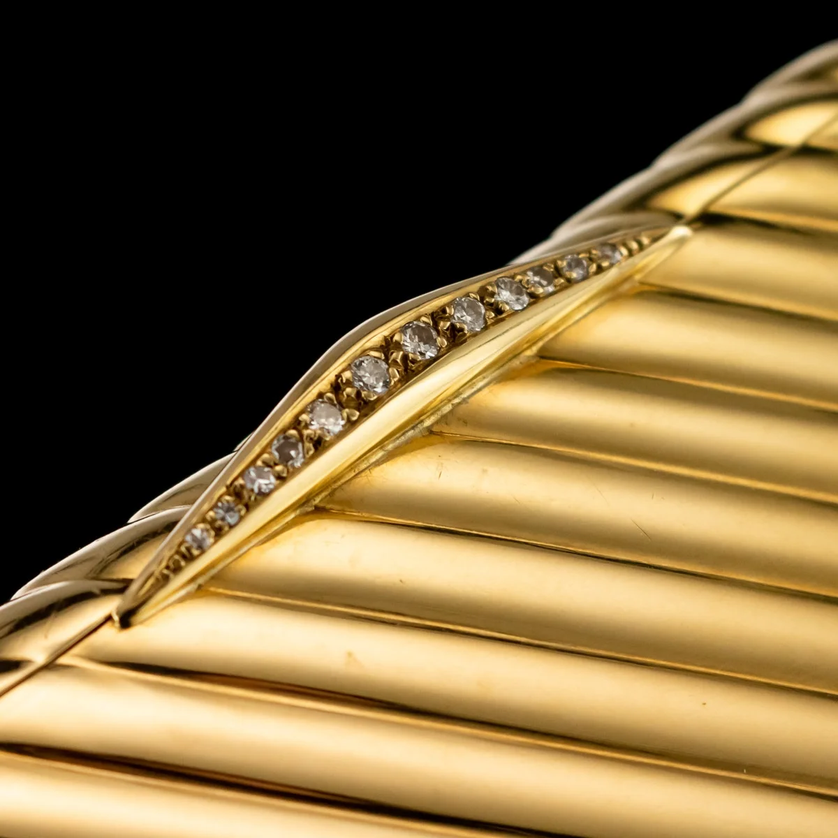 pushkin antiques - STUNNING 20thC VAN CLEEF & ARPELS 18K GOLD & DIAMOND COMPACT c.1960 - 6.jpg