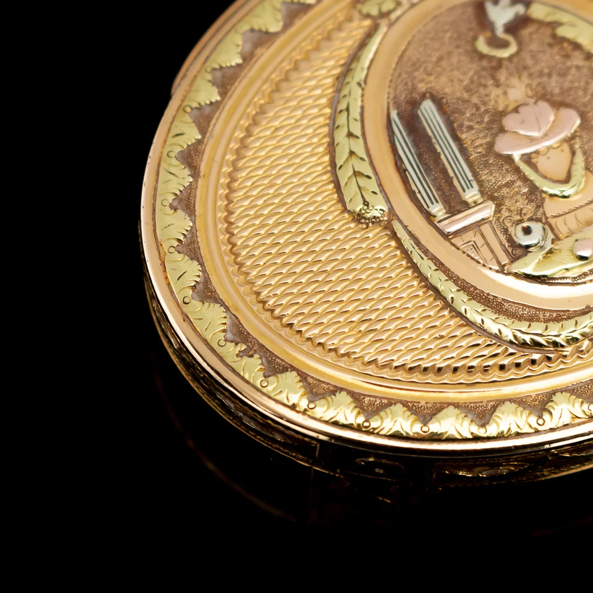 Pushkin Antiques - ANTIQUE 18thC FRENCH 18k THREE-COLOUR GOLD SNUFF BOX c.1770 - 8.jpg