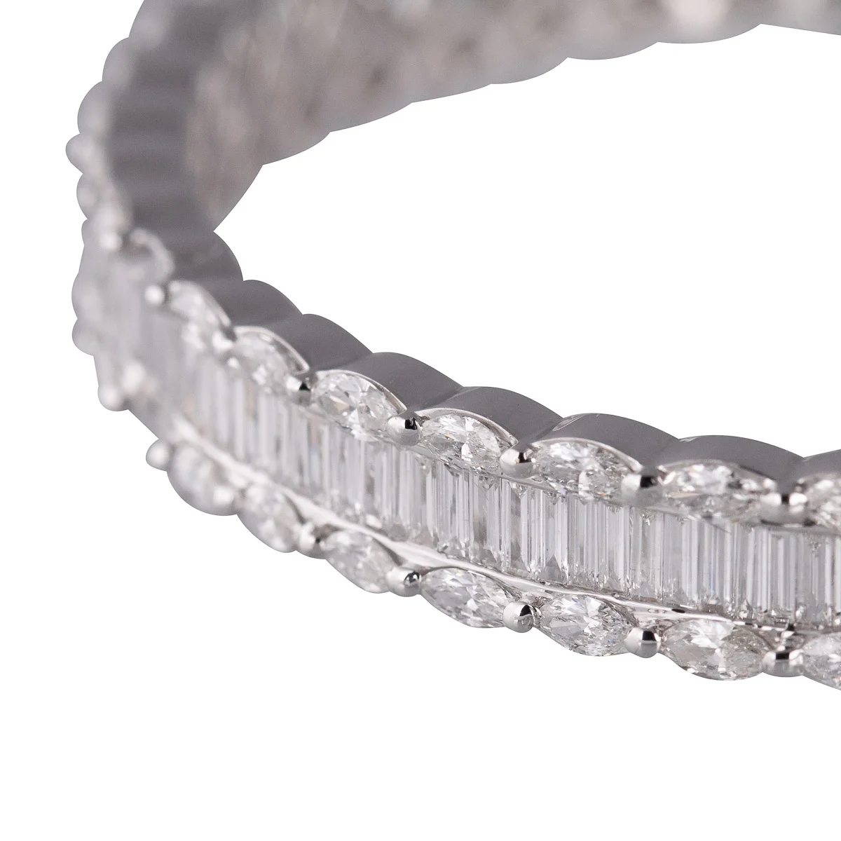 Pushkin Antiques - EXCEPTIONAL 15CT DIAMOND & 18K WHITE GOLD BRACELET, G:H, VVS1 - 2.jpg
