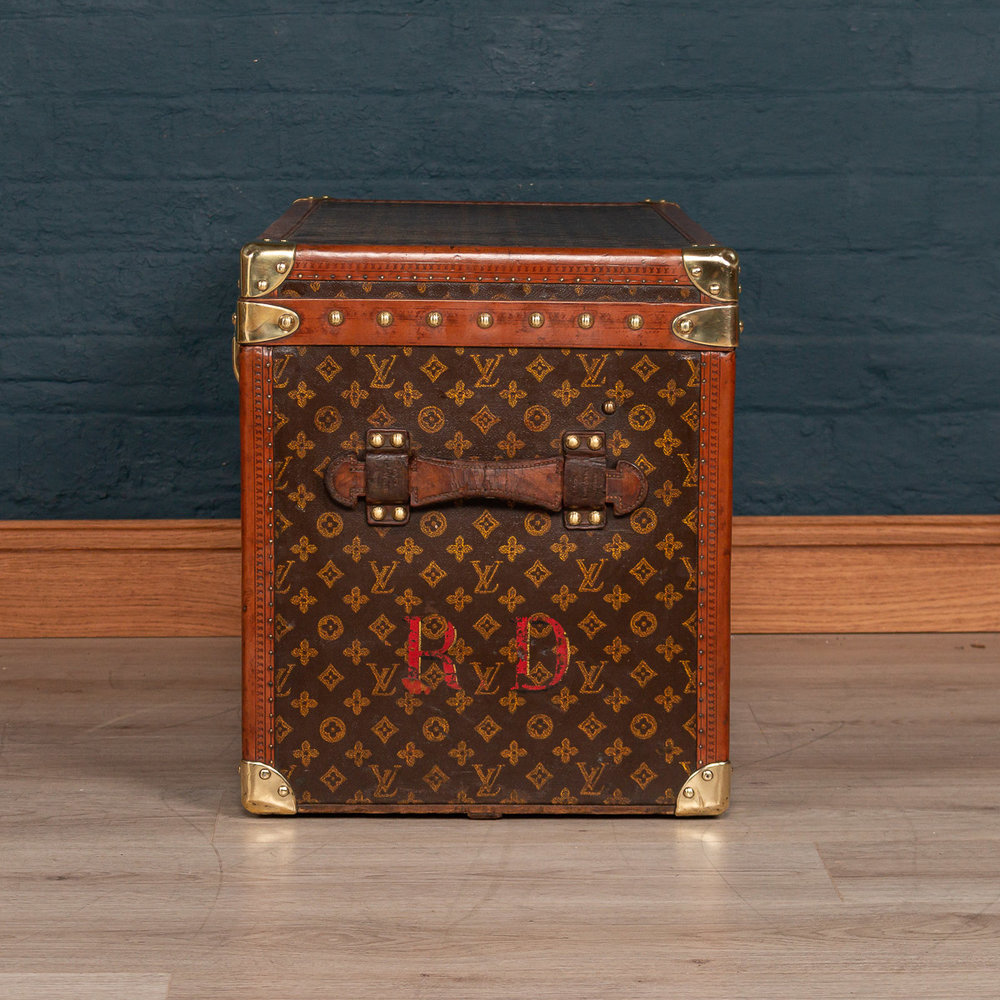 Amazing and Rare Louis Vuitton Hat Trunk in Brown Monogram stencil