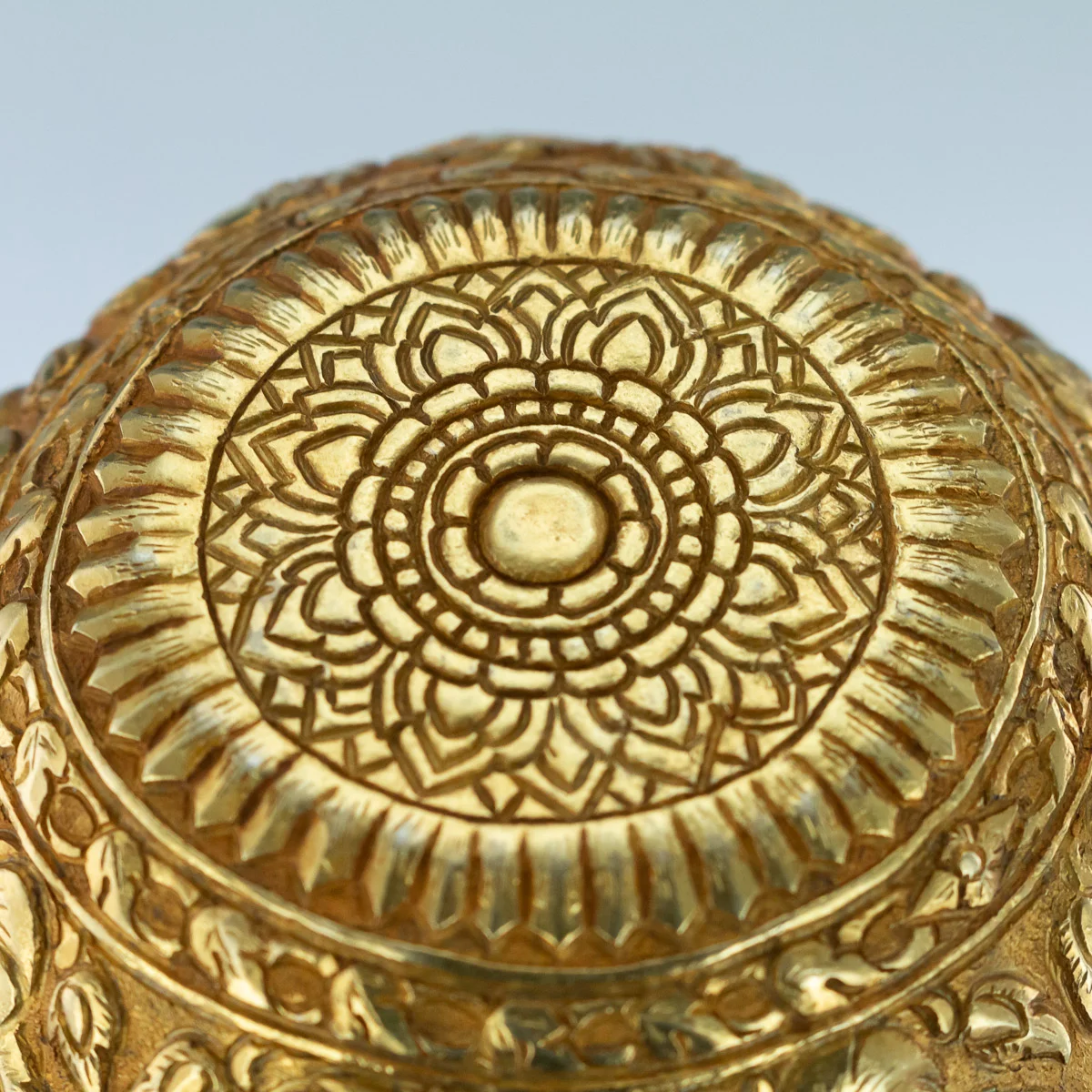 Pushkin Antiques - ANTIQUE 19thC THAI SOLID GOLD CEREMONIAL REPOUSSE' BOWL c.1880 - 13.jpg