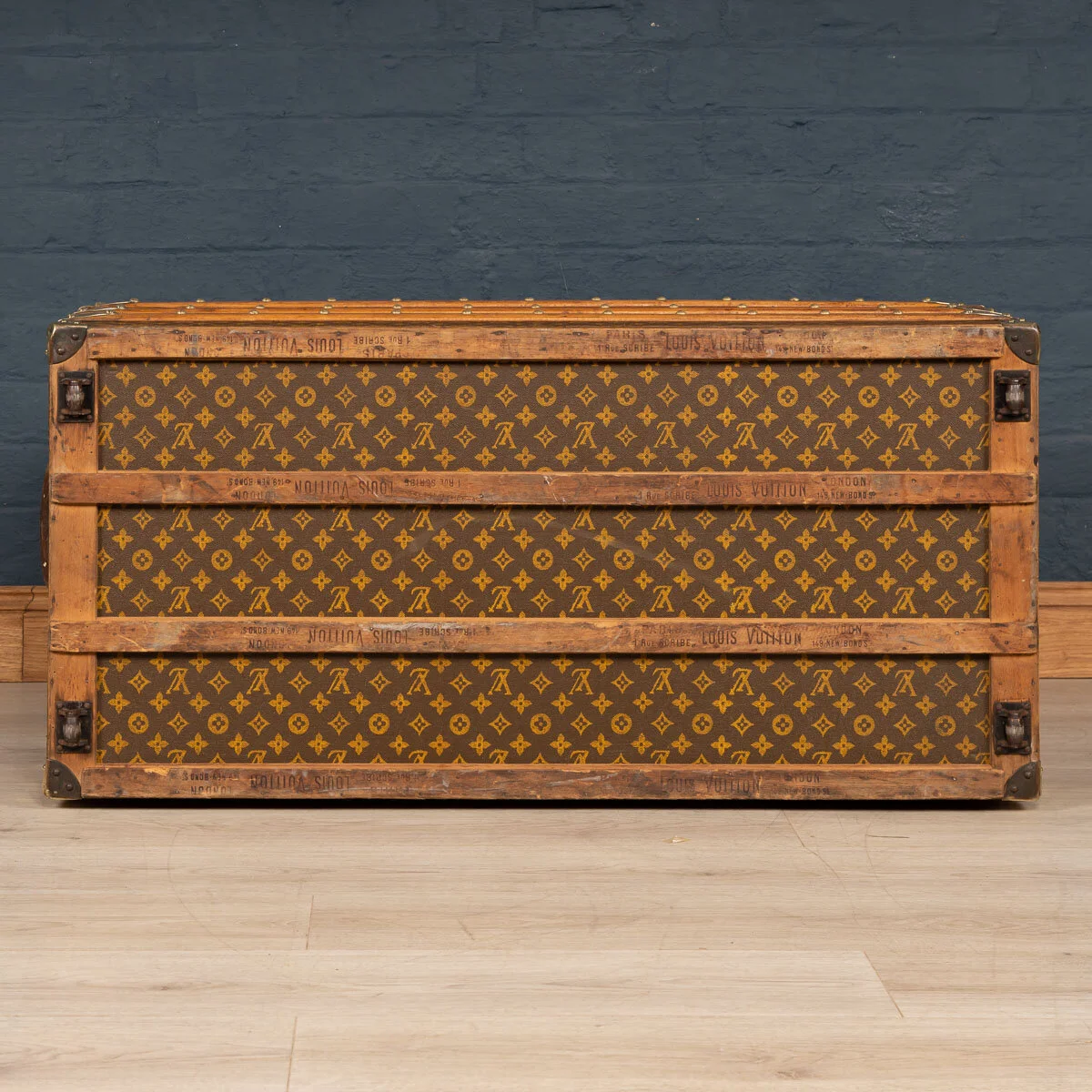 Pushkin Antiques - ANTIQUE 20thC LOUIS VUITTON %22IDEAL%22 TRUNK IN MONOGRAM CANVAS, FRANCE, c. 1900 - 00006.jpg