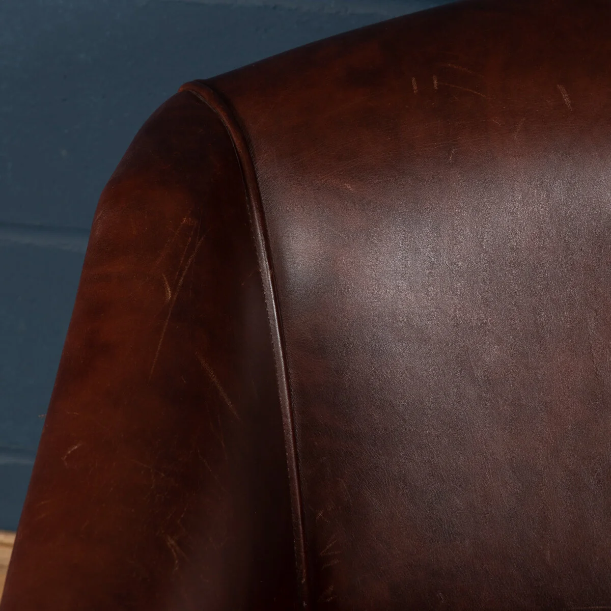 Dark chairs-22.jpg