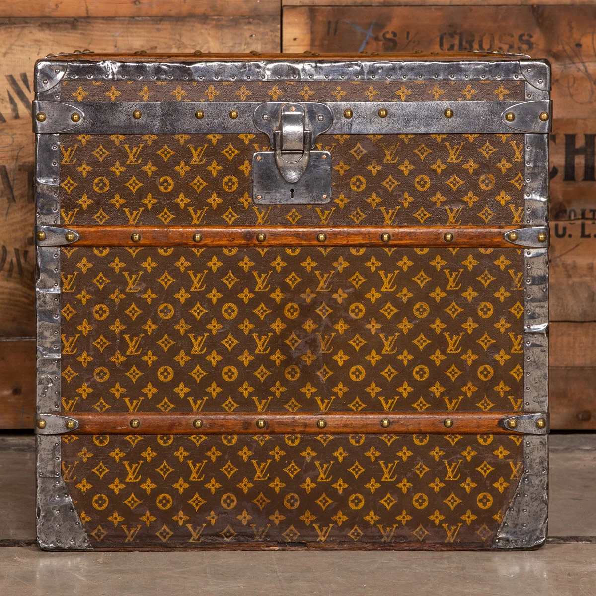 Pushkin Antiques - ANTIQUE 20thC LOUIS VUITTON HAT TRUNK IN MONOGRAM CANVAS, PARIS c.1910 - 4.jpg