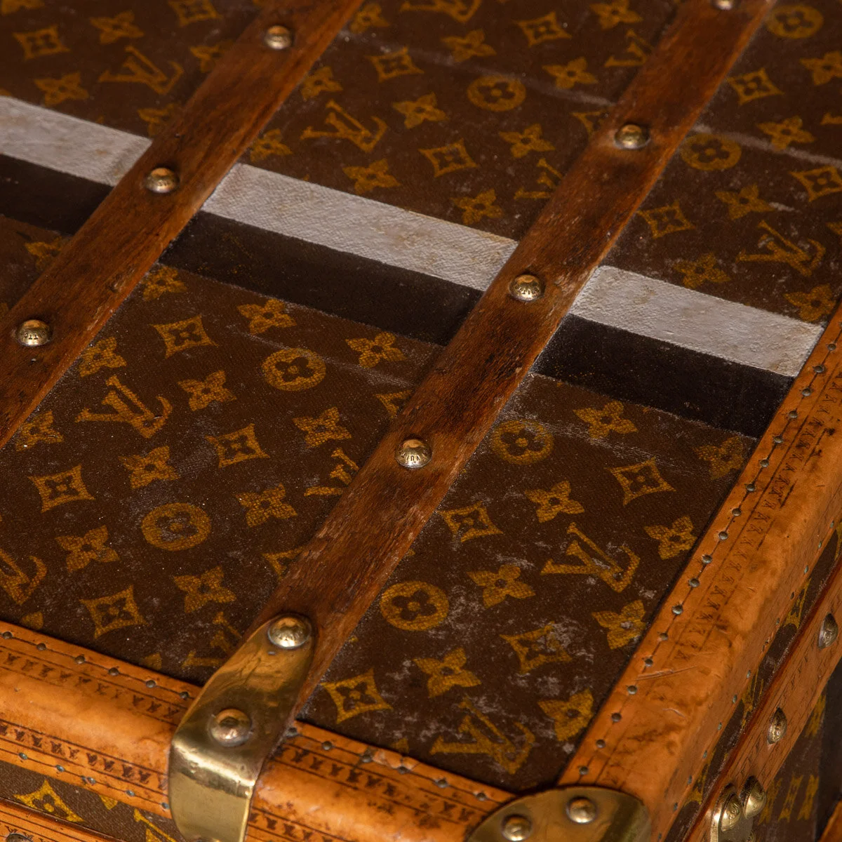 Pushkin Antiques - ANTIQUE 20thC LOUIS VUITTON CABIN TRUNK IN MONOGRAMMED CANVAS, PARIS c.1910 - 23.jpg