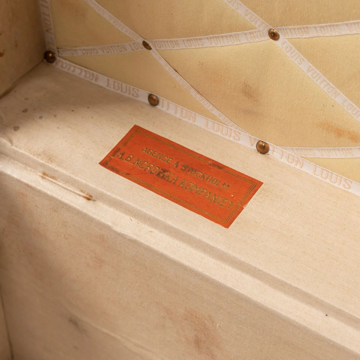 Pushkin Antiques - STUNNING 20thC LOUIS VUITTON CABIN TRUNK IN MONOGRAM CANVAS, PARIS c.1930 - 14.jpg