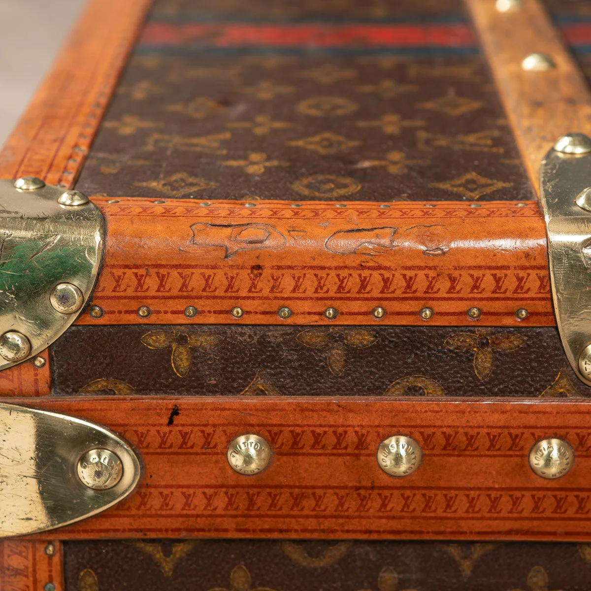Pushkin Antiques - STUNNING 20thC LOUIS VUITTON CABIN TRUNK IN MONOGRAM CANVAS, PARIS c.1930 - 25.jpg