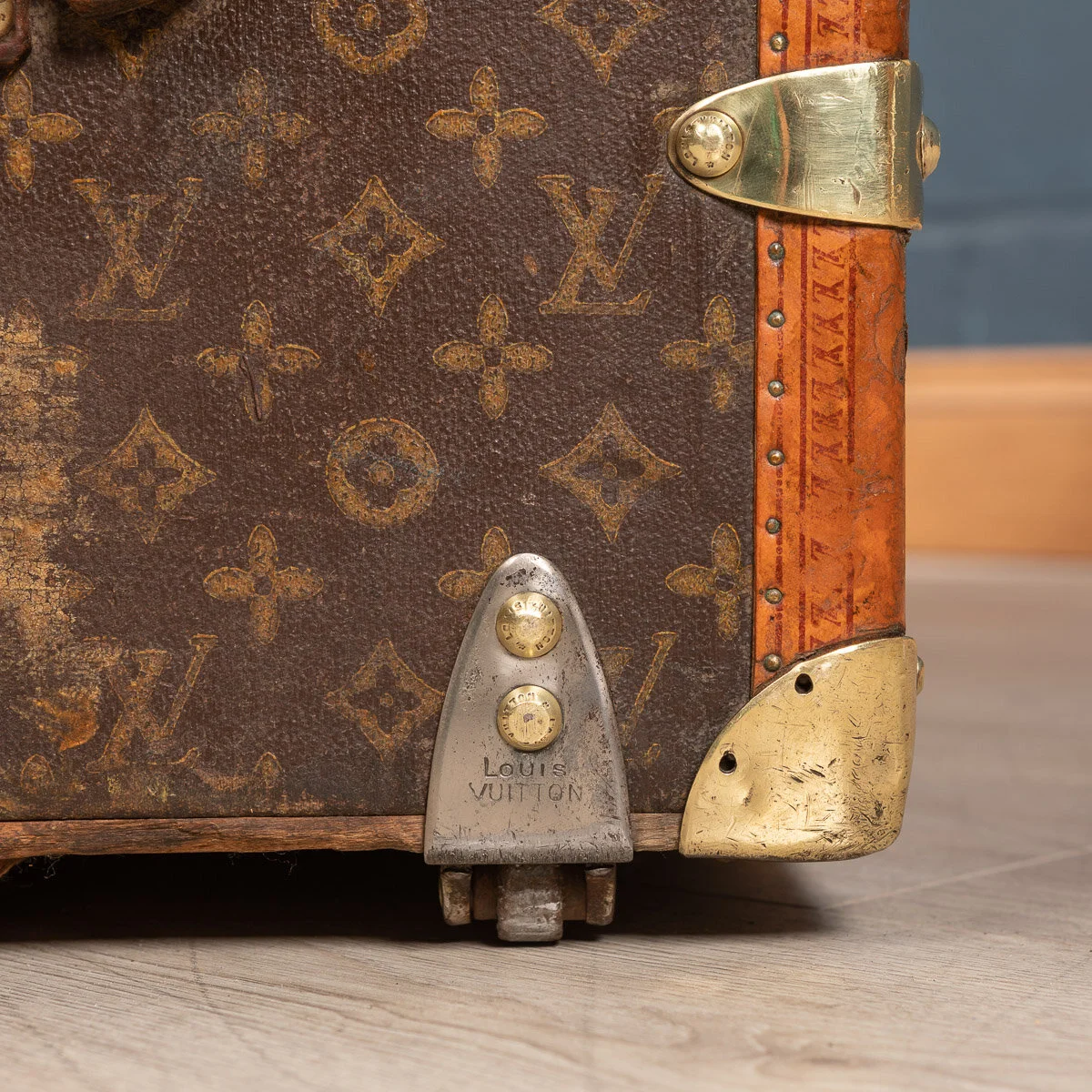 Pushkin Antiques - STUNNING 20thC LOUIS VUITTON CABIN TRUNK IN MONOGRAM CANVAS, PARIS c.1930 - 27.jpg