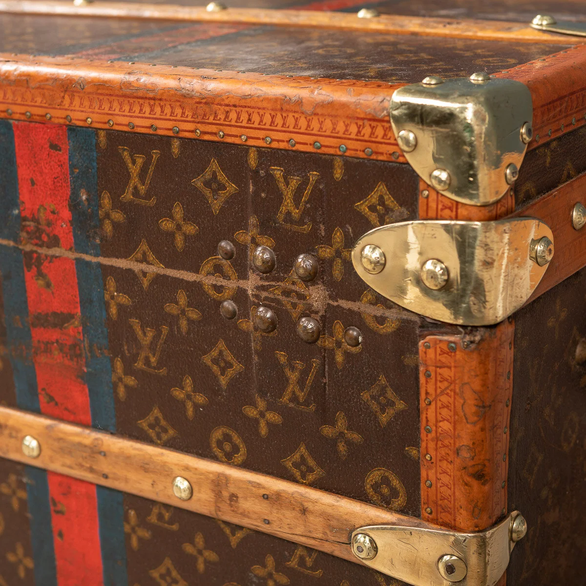 Pushkin Antiques - STUNNING 20thC LOUIS VUITTON CABIN TRUNK IN MONOGRAM CANVAS, PARIS c.1930 - 29.jpg