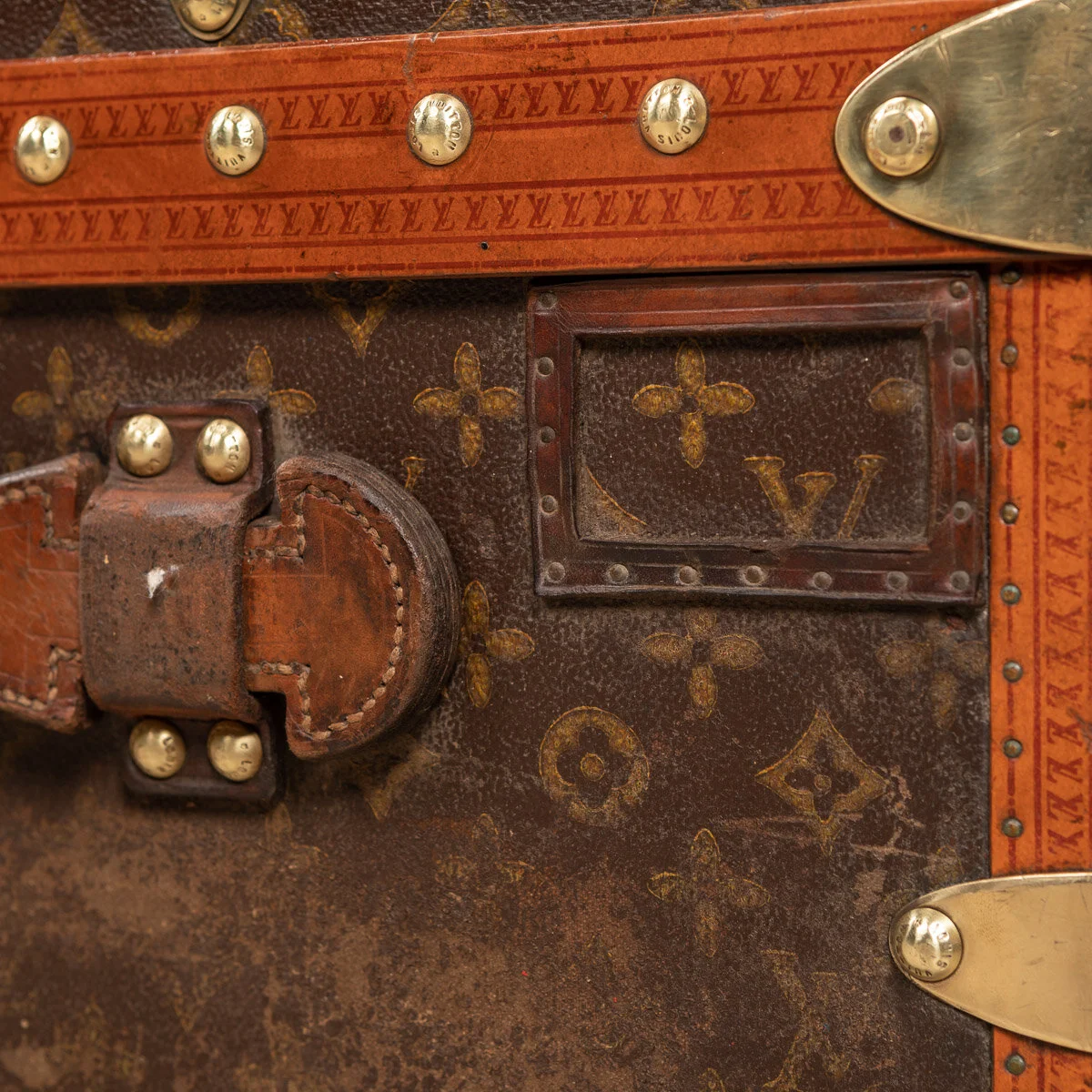 Pushkin Antiques - STUNNING 20thC LOUIS VUITTON CABIN TRUNK IN MONOGRAM CANVAS, PARIS c.1930 - 31.jpg