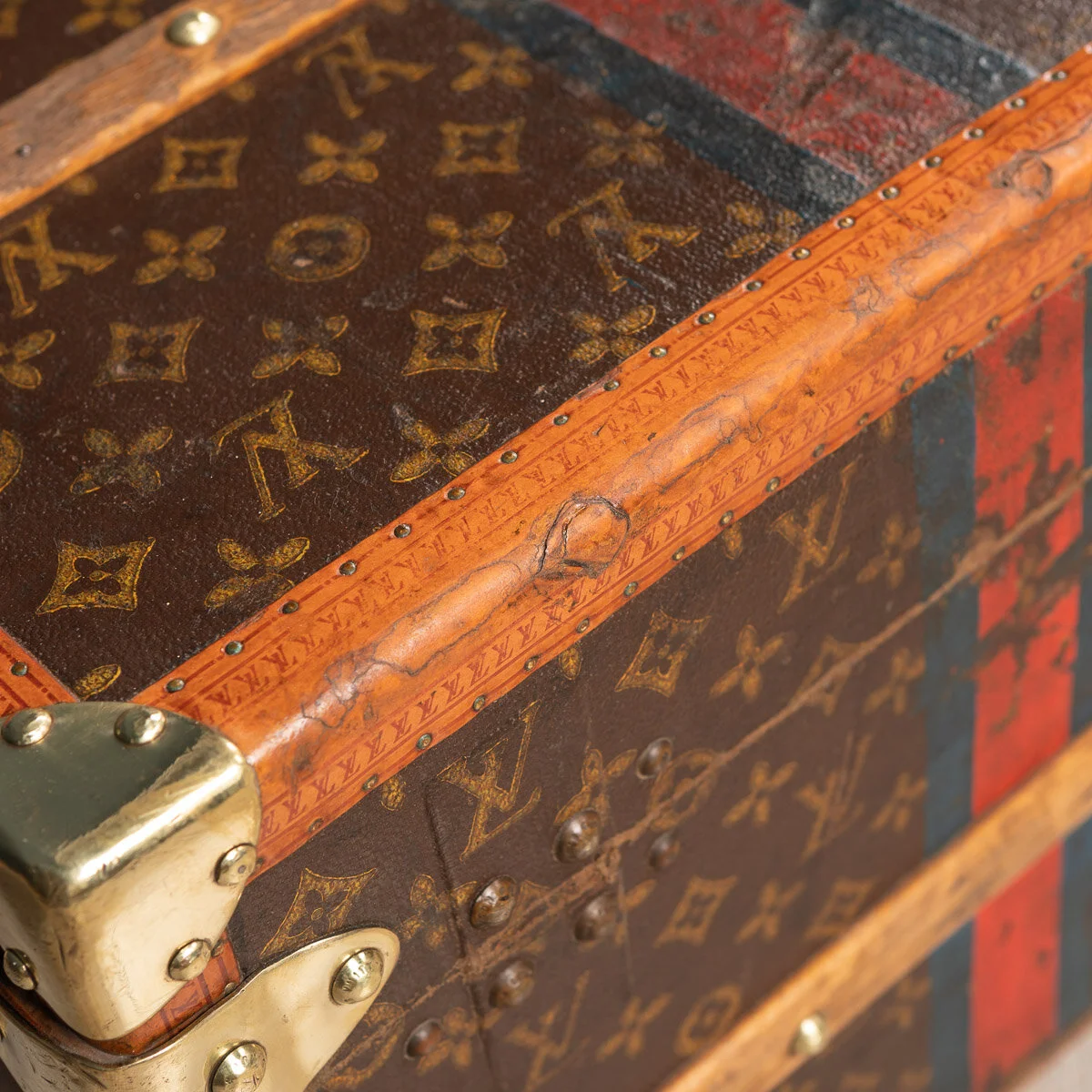 Pushkin Antiques - STUNNING 20thC LOUIS VUITTON CABIN TRUNK IN MONOGRAM CANVAS, PARIS c.1930 - 34.jpg