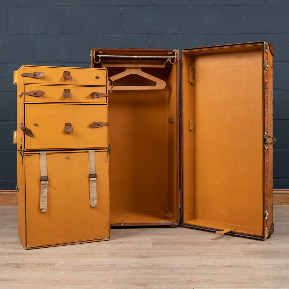 Louis Vuitton Wardrobe Trunk Finds Strong Interest At Julia - Antiques And  The Arts WeeklyAntiques And The Arts Weekly