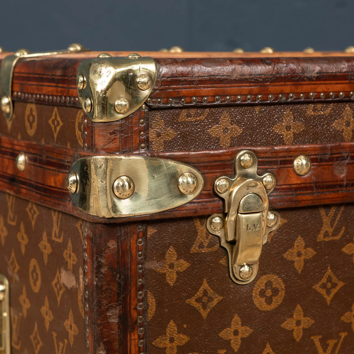 Pushkin Antiques - ANTIQUE 20thC LOUIS VUITTON HAT TRUNK IN MONOGRAM CANVAS, PARIS c.1900 - 26.jpg