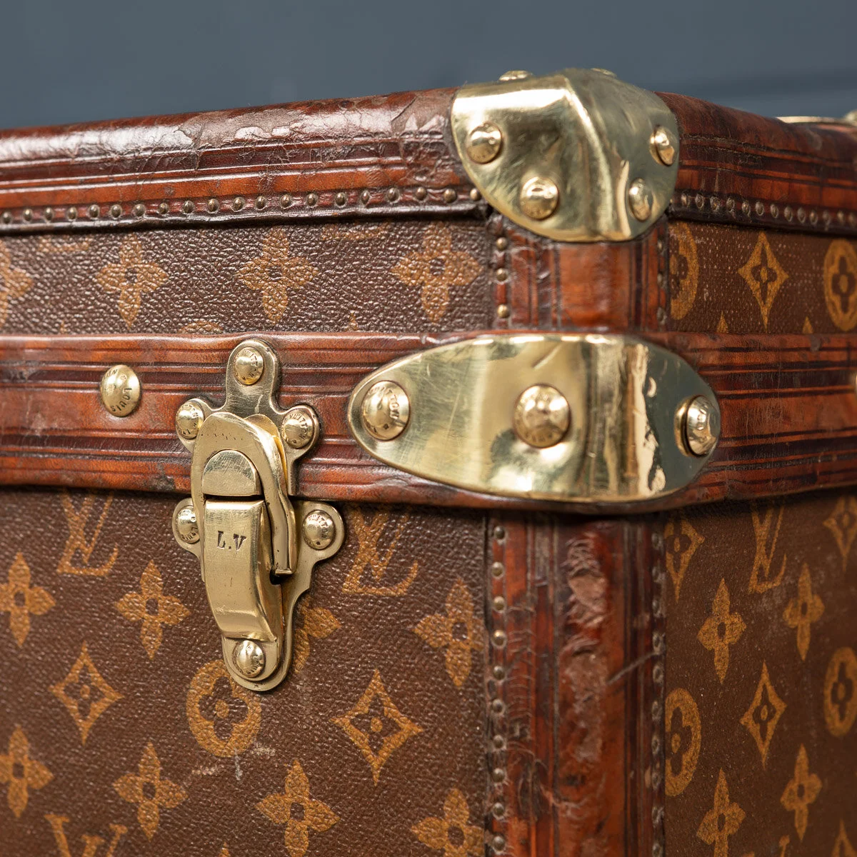 Pushkin Antiques - ANTIQUE 20thC LOUIS VUITTON HAT TRUNK IN MONOGRAM CANVAS, PARIS c.1900 - 28.jpg